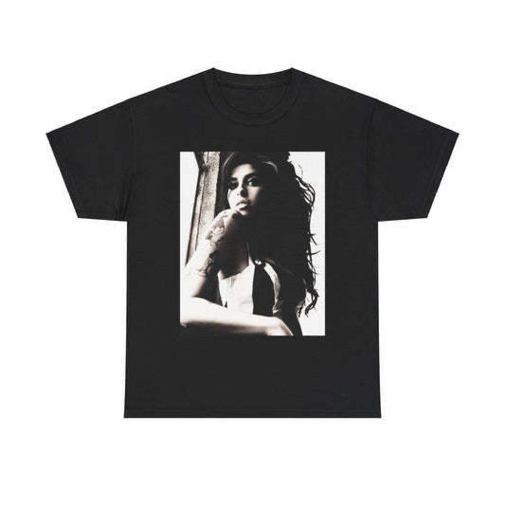 Amy Winehouse T-shirt - Music Tour Classic T-shirt